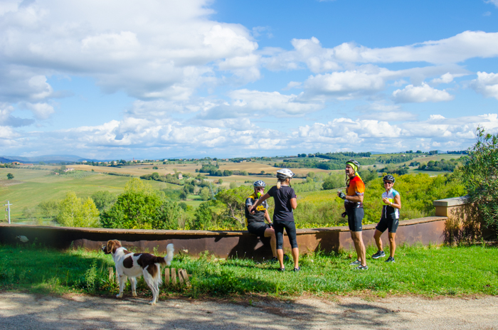 cyclists-wine-tuscany-our-difference