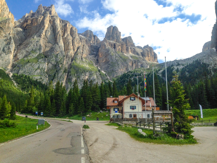 passo-sella-private-dolomites-cycling-tours