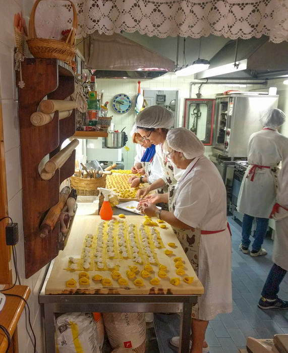 pasta-making-italy-walking-tours