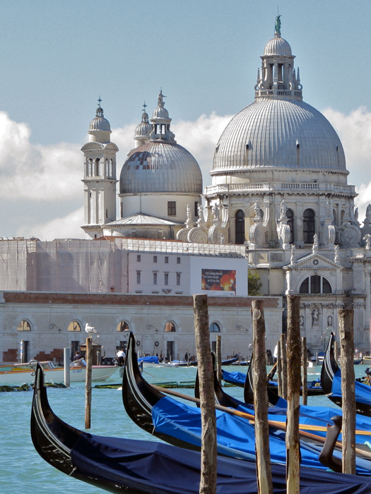 gondola-venice-walking-tours-italy