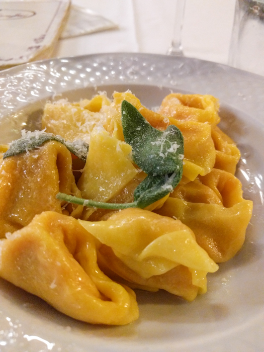 tortelloni-ferrara-walking-tours-italy