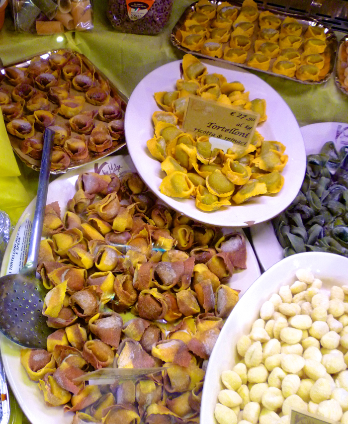 tortelloni pasta regional food tours italy